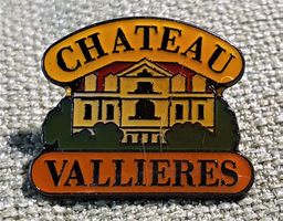 N389 - Pin CHATEAU VALLIERES / Haus