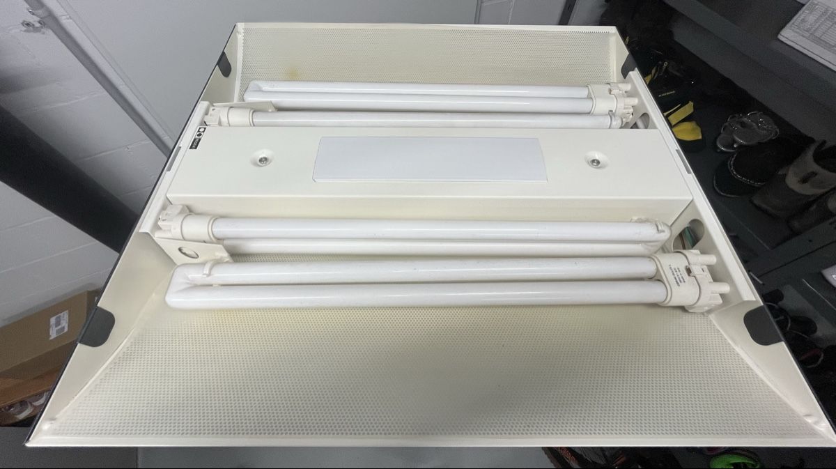 Lampade: Stehlampe – Usato da Hinwil venduto da ZuozRS 2