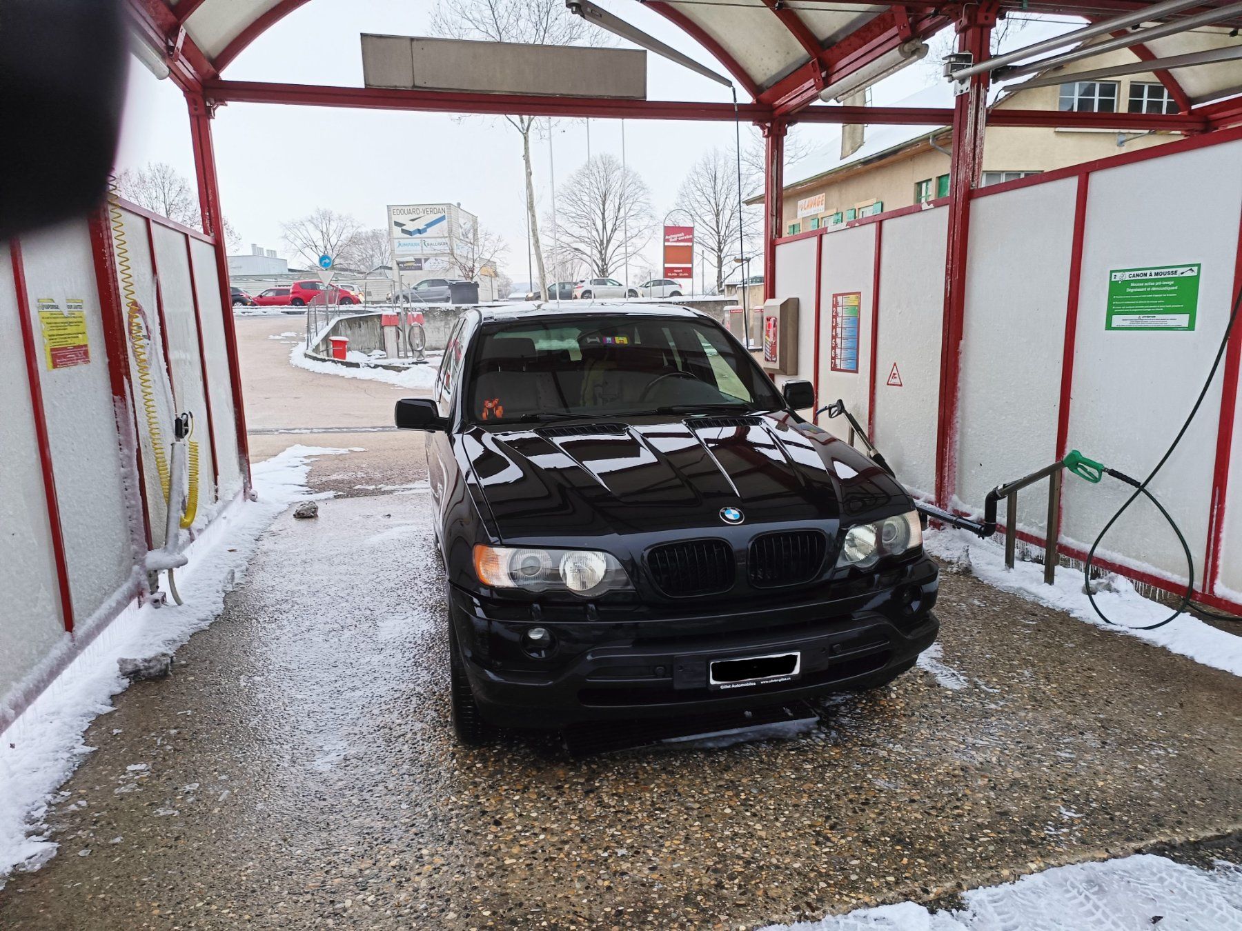 BMW Automobili: BMW X5 E53 4.4i – Usato da Vuiteboeuf venduto da maoanz