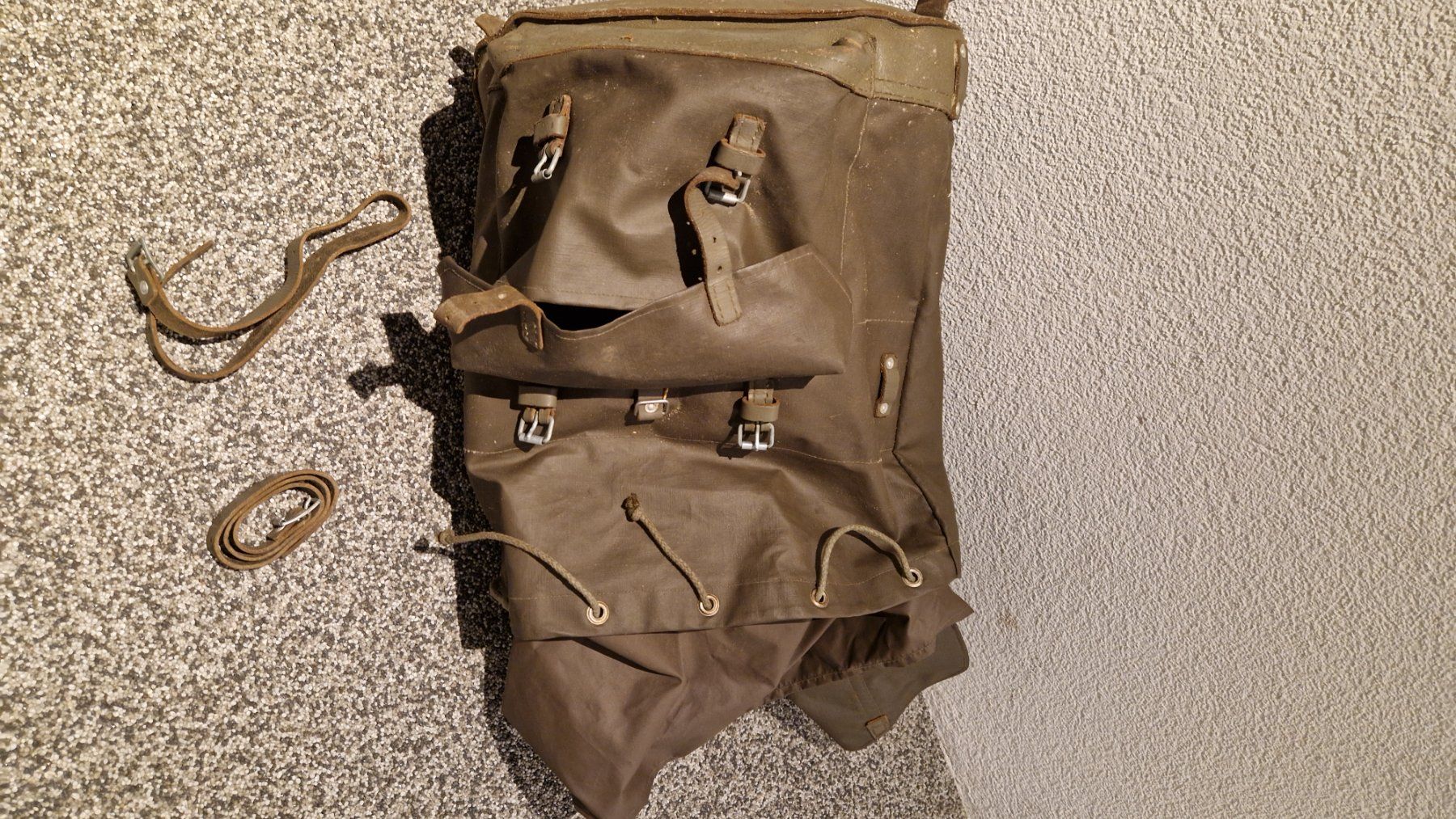 Schweizer Armee Zaini: Militärrucksack – Usato da Ostermundigen venduto da Bonanza8 1