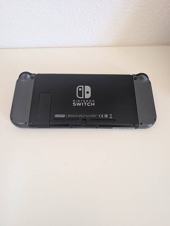 Console: Switch V1 Hackbar! Mit Orginalzubehör etc. – Usato da Zürich venduto da zh_zuerri_