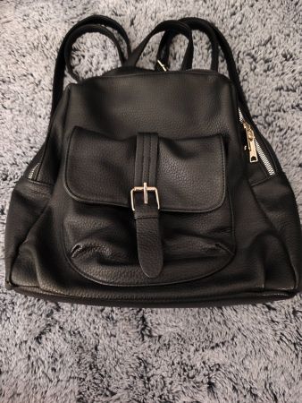 Kleiner schwarzer Damen Rucksack No Name