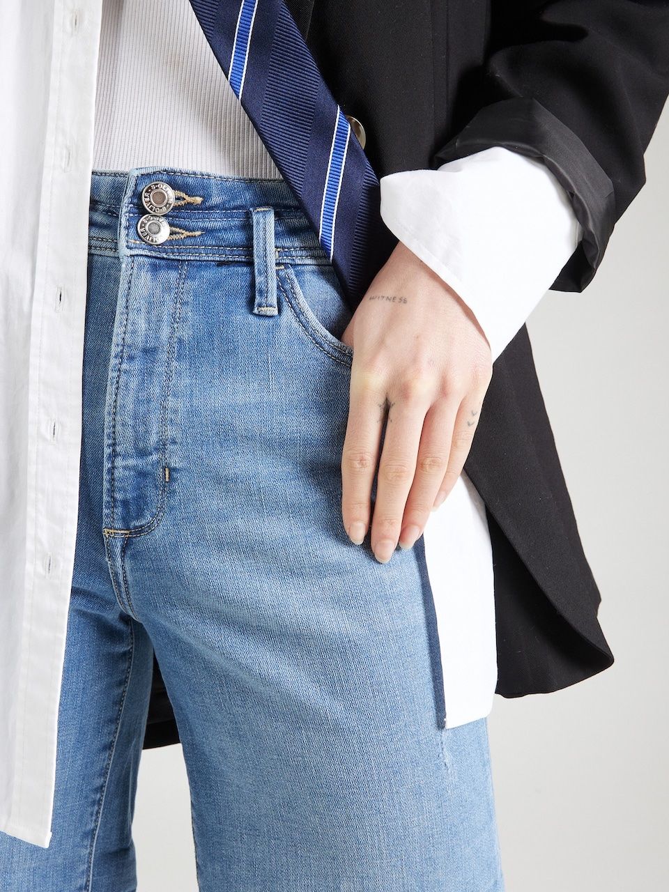 S.Oliver Jeans: S.Oliver Jeans Bermudas, ungetragen, W38 – Neuf avec emballage d'origine à Kreuzlingen par shopaholicatheart_2 3