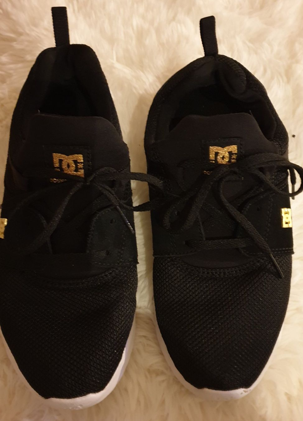 Scarpe da donna: DAMEN SCHUHE – Usato da Thun venduto da Vecgou