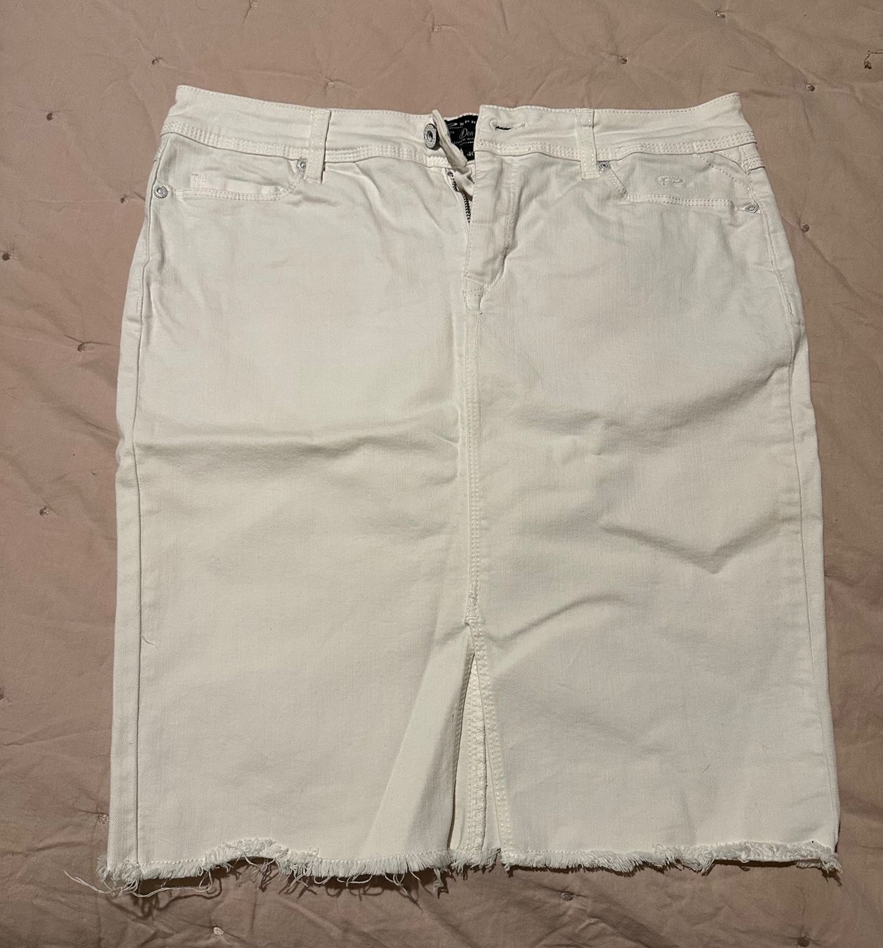 Röcke: Jupe jeans fendue t.40 blanche – Neu (gemäss Beschreibung) aus Sion von DayJenn