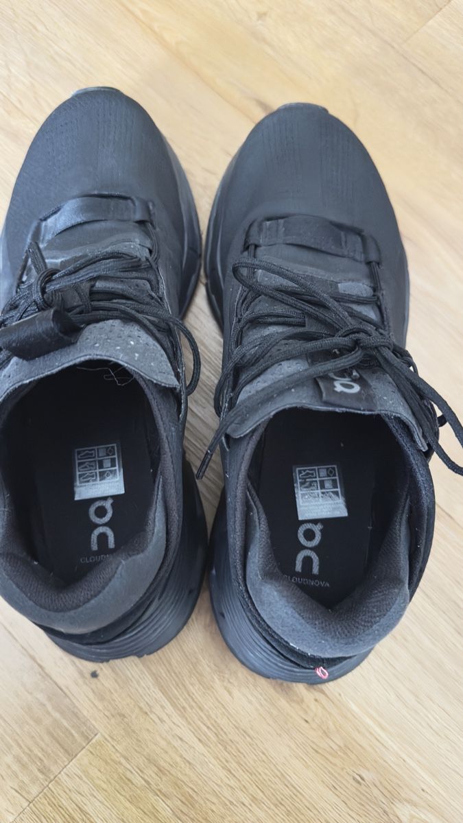 On Herrenschuhe: On Cloudnova 2 CloudTec Speedboard ® All Black Running – Gebraucht aus Kriens von Ileriadiamore 1
