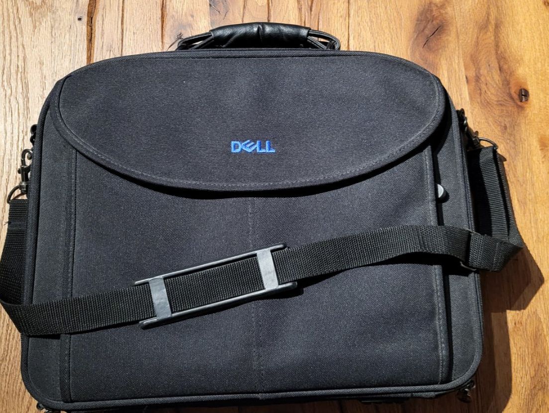Dell Taschen: Original Dell Laptoptasche – Gebraucht aus Hellikon von her_s6t2