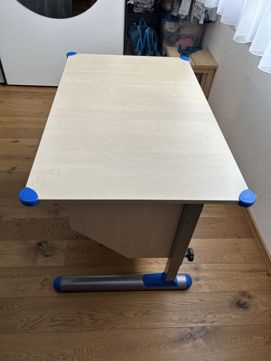 Schreibtische: verstellbarer Kinder-Schreibtisch  – Gebraucht aus Trachslau von eis111 2