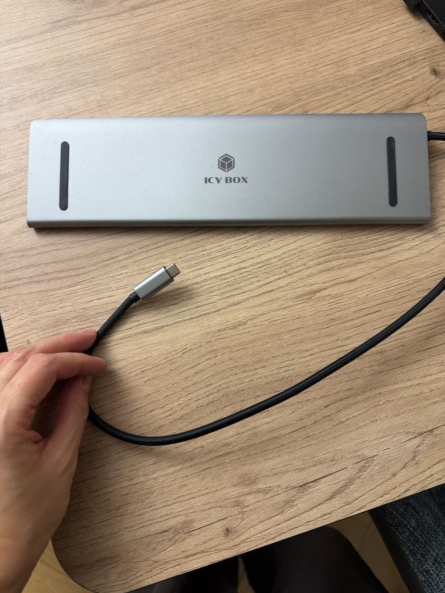 Docking station: ICY BOX USB-C Dockingstation IB-DK2106-C – D'occasion à Luzern par nov_c7p2