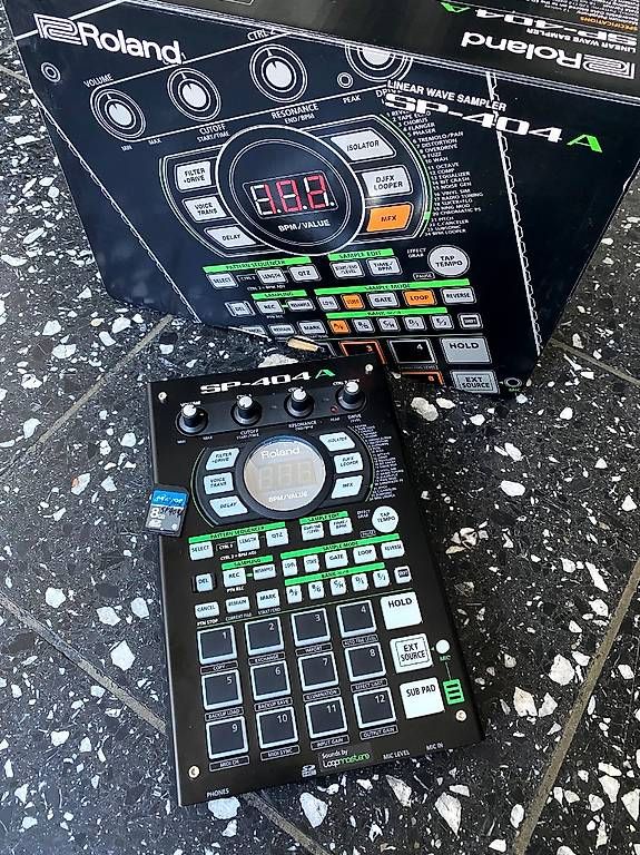 Roland Strumenti musicali: Roland SP-404 A, legendärer Performance Sampler – Usato da Zürich venduto da funktion02