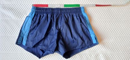 Kurze Turn- / Sporthose mit Innenslip