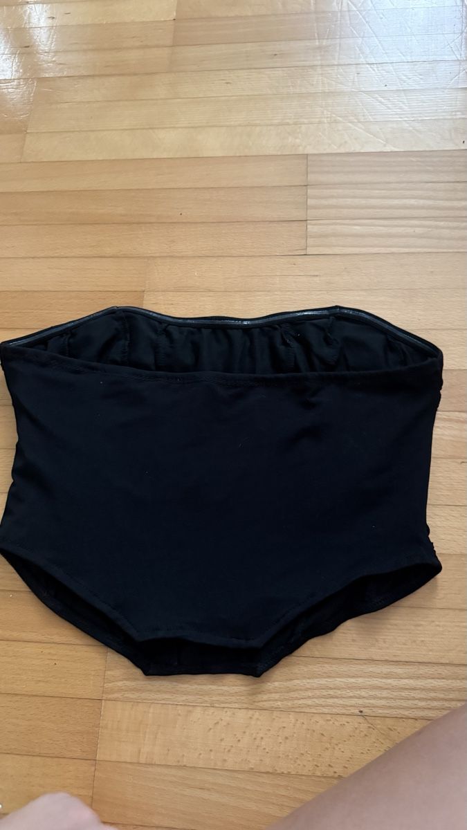 Shein Top: Black bandeau top size L  – Usato da Ueberstorf venduto da man_p2fy 2