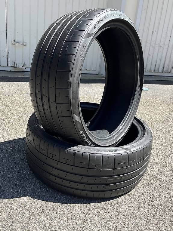 Altro in Scrittura & Disegno: 235 35 r19 235 35 19 pireli p zero – Usato da Regensdorf venduto da Bani007