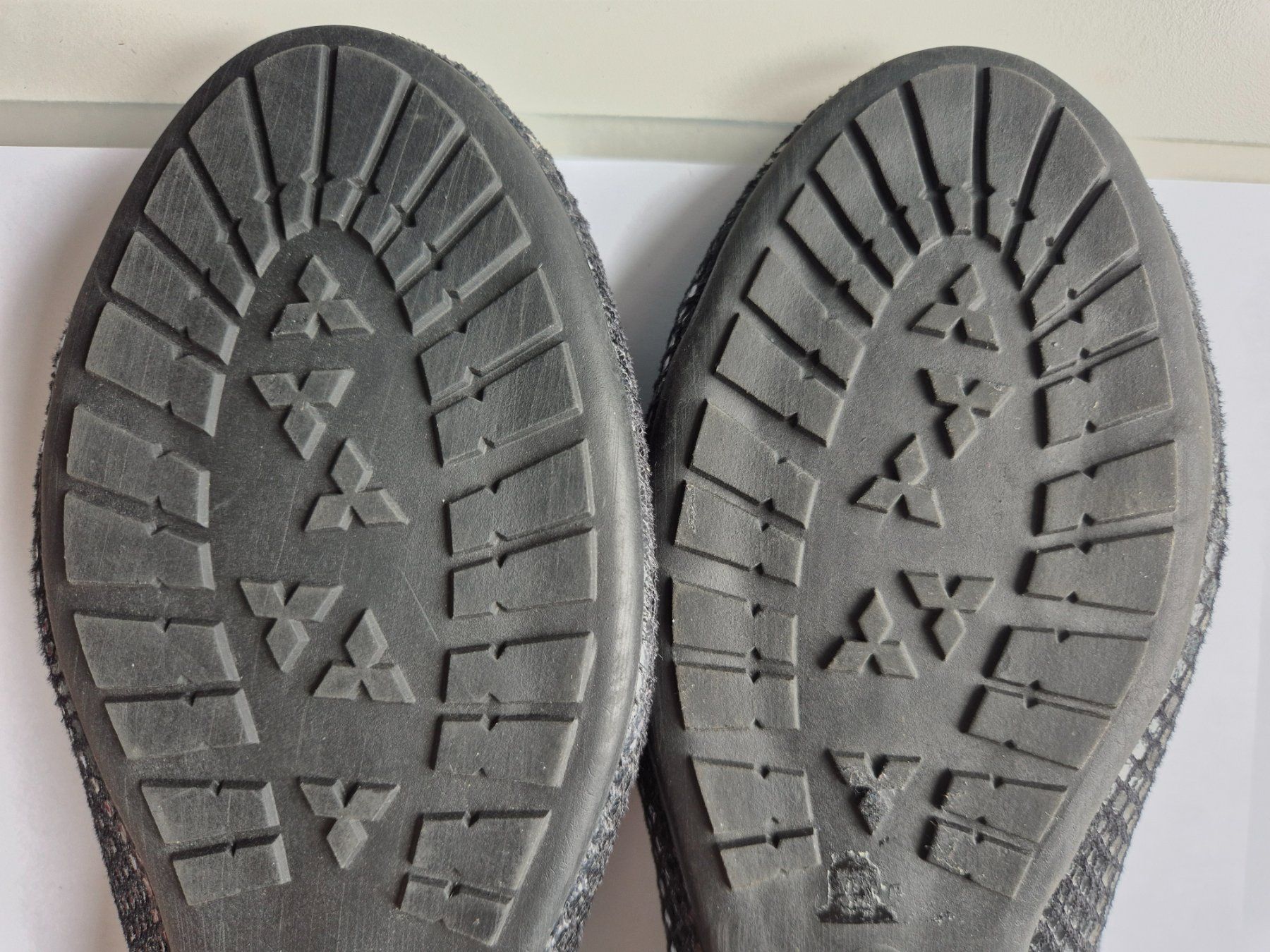 Cube Damenschuhe: Damen Sommerschuhe schwarz CUBE Gr. 39 – Gebraucht aus Seewen SZ von SuperpumaDisplayTeam 3