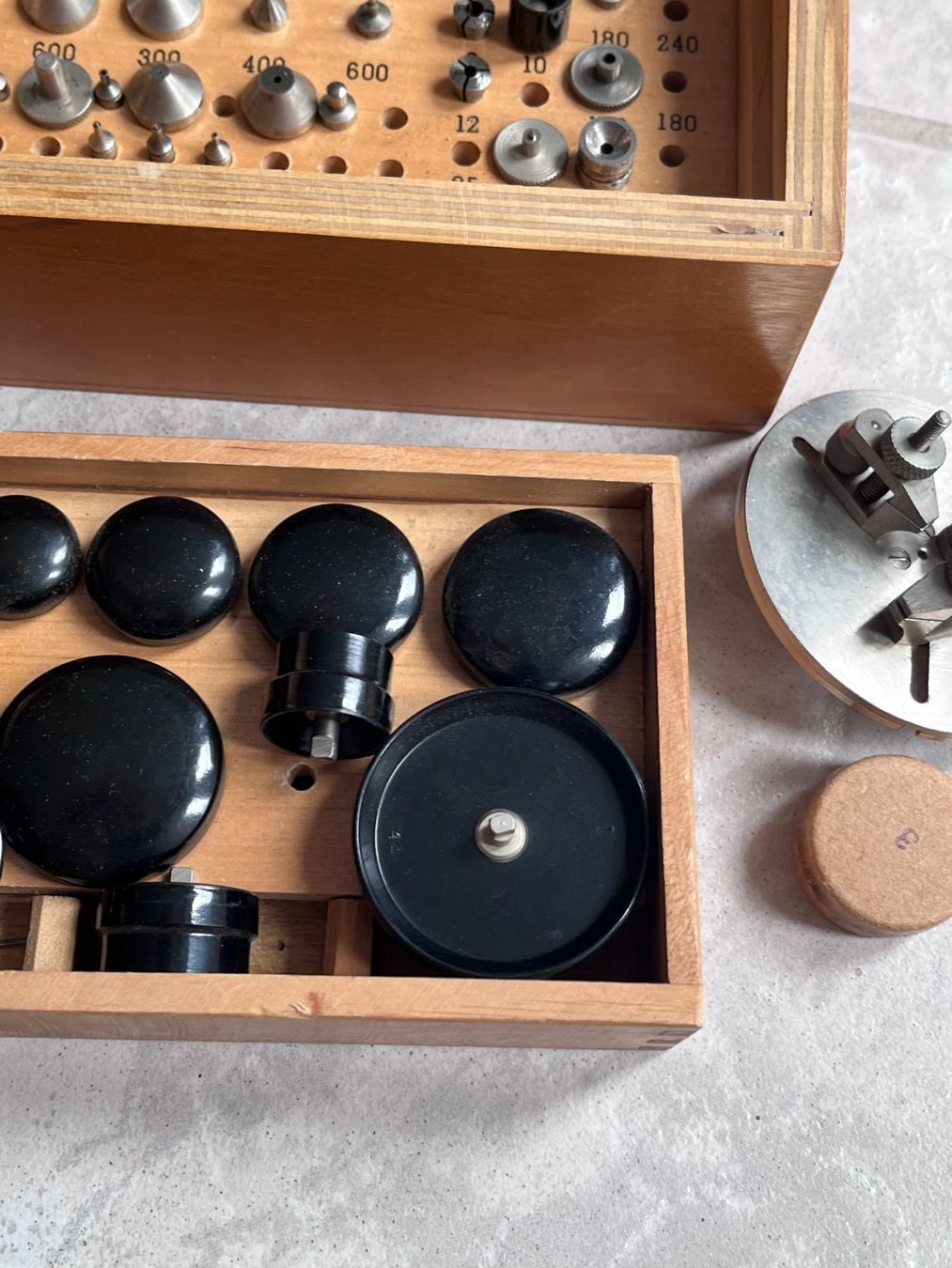 Tutti gli attrezzi: Favorit Pressstock / Potence – Usato da Worblaufen venduto da chronyves 6