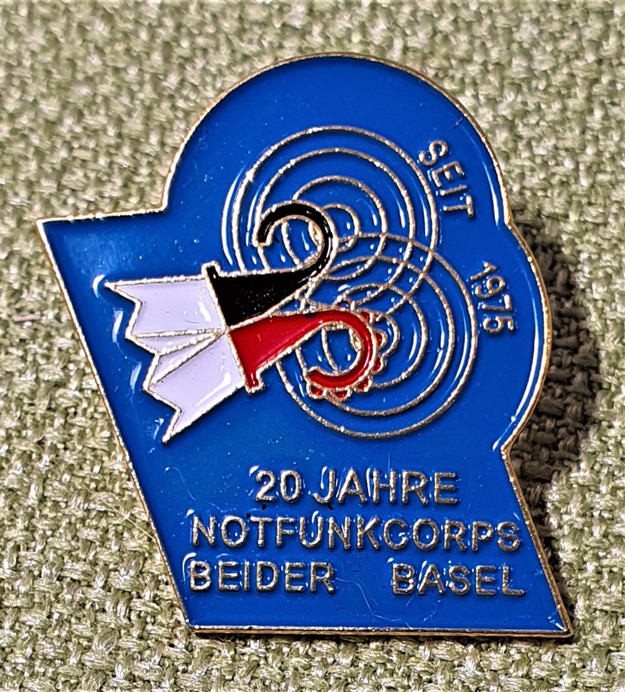 Placchette & Badge: O849 - Pin 20 Jahre Notfunkcorps Basel / Baselland – Usato da Reinach BL venduto da Boston-Verkauf
