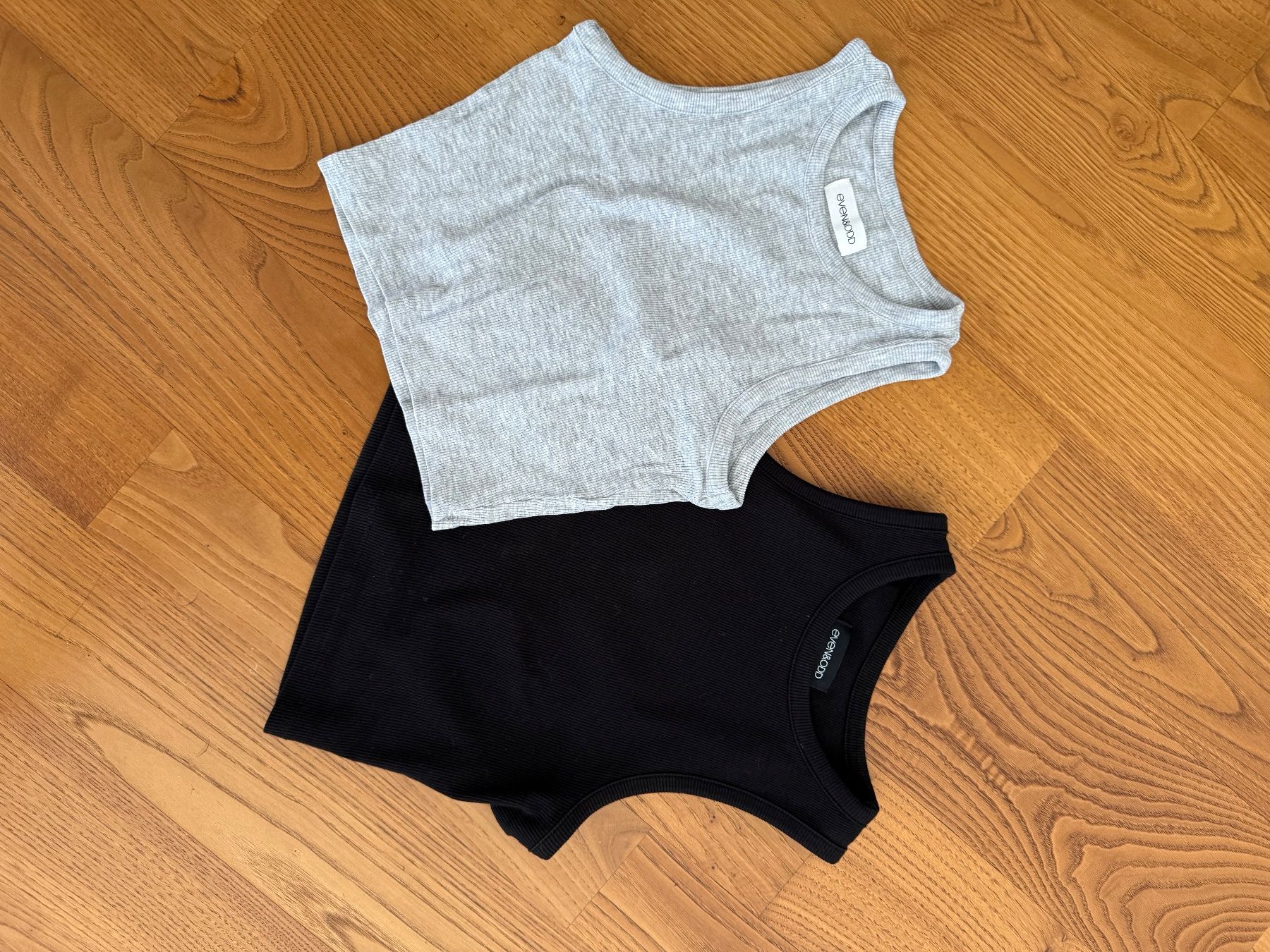 Top: 2x Tank-Tops – Usato da Sissach venduto da laura.x4