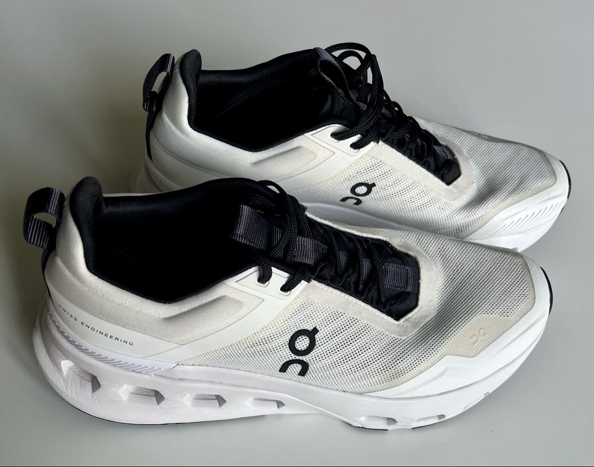 On Scarpe da uomo: On Cloudnova X weiss/schwarz Grösse EU 43 – Usato da Zürich venduto da Menino