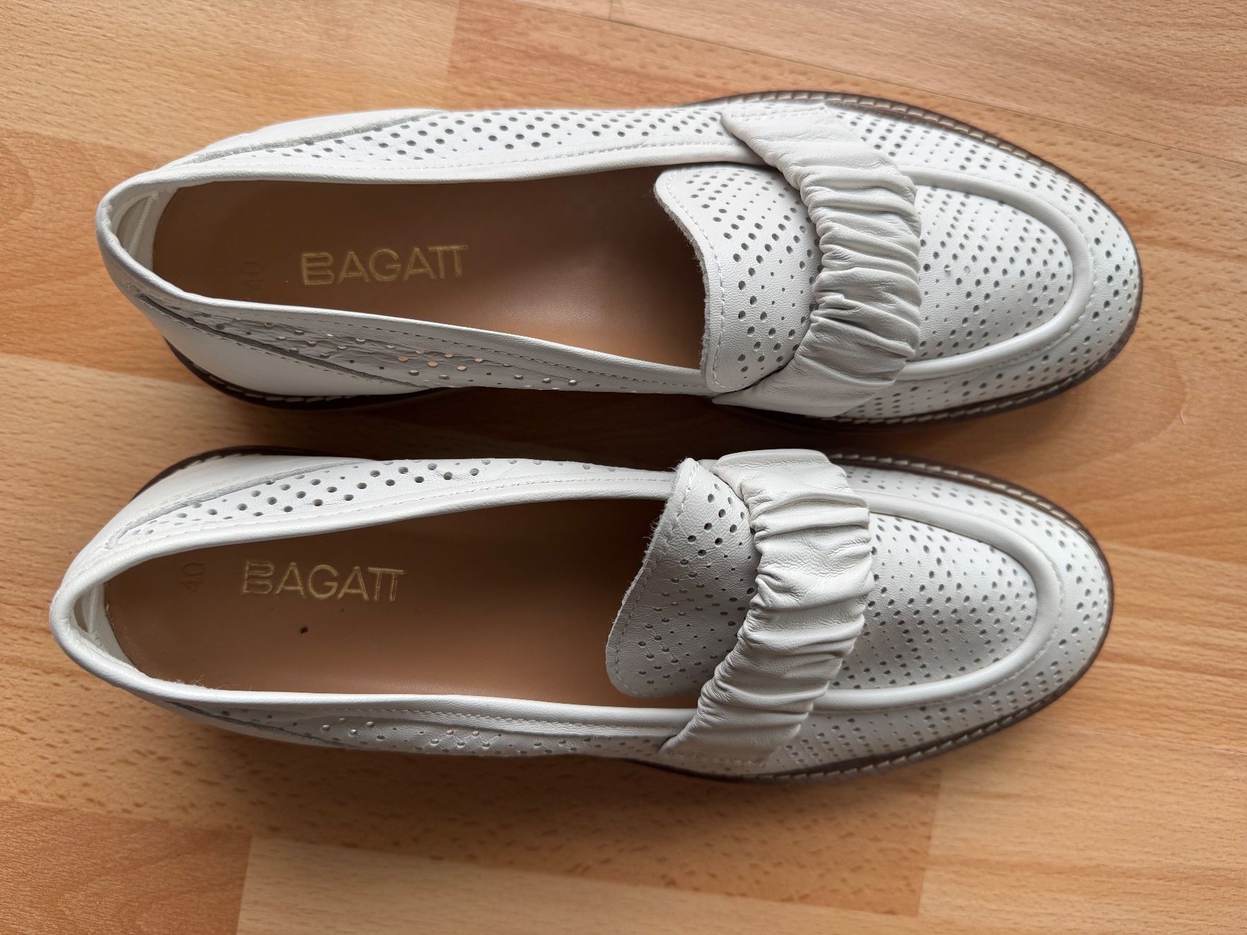 Bagatt Scarpe da donna: Schuh von Bagatt, Leder beige, Grösse 40 – Usato da Rorschacherberg venduto da beeechen