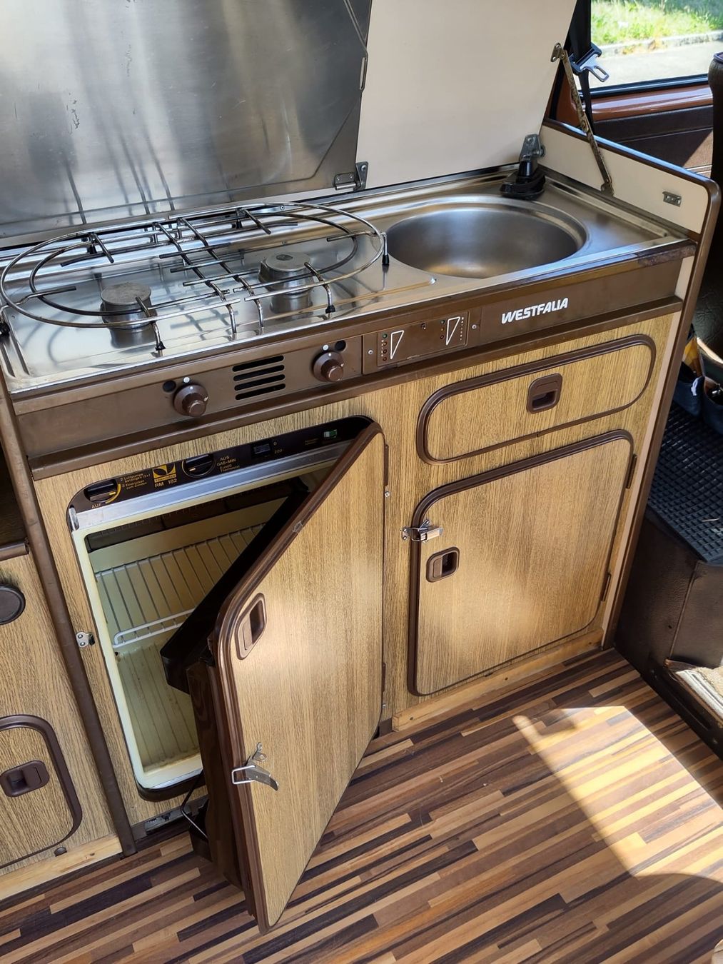 VW Veicoli da campeggio: VW Bus Typ 3 Westfalia Ausbau – Usato da Staufen venduto da Marionka7 5