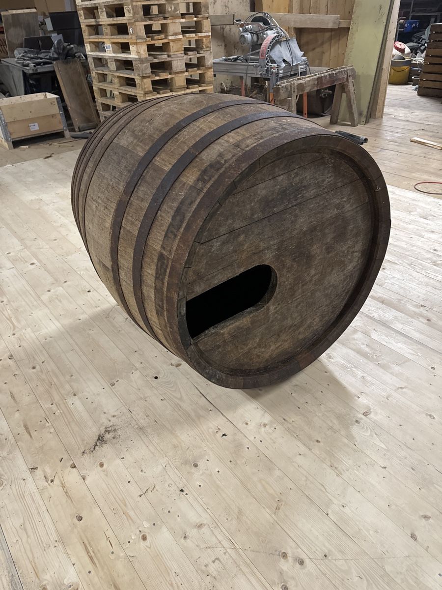 Altro: Altes Weinfass/ Holzfass/ Eichenfass – Usato da Rickenbach LU venduto da fla_9ft6 6