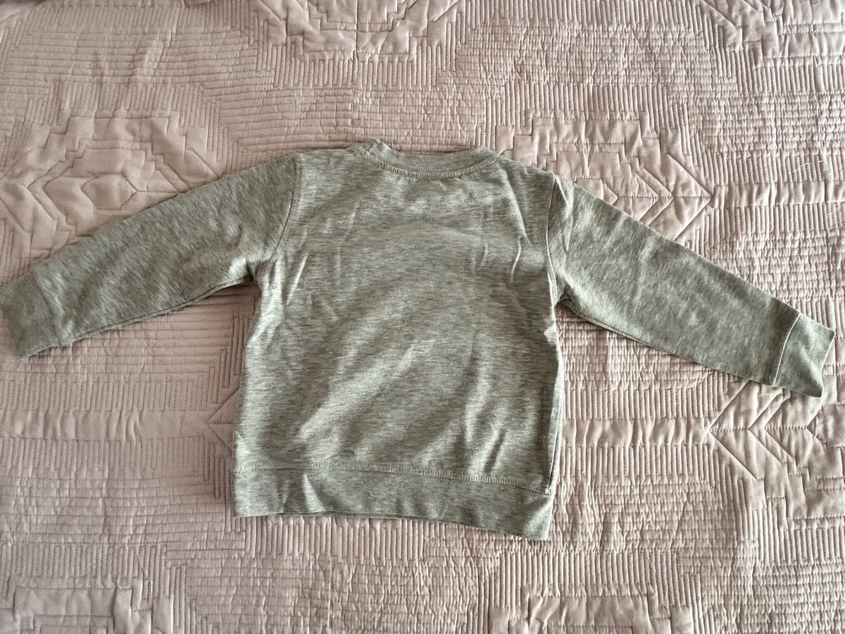 H&M Maglioni & Felpe: Fünf gebrauchte Pullover ohne Flecken  – Usato da Wettingen venduto da epe_9vbf 7