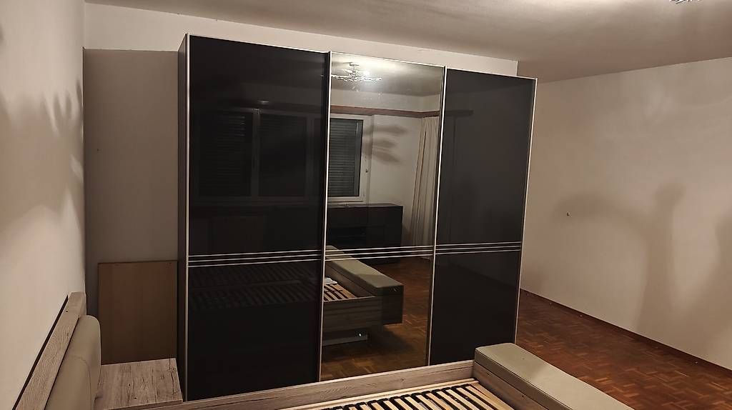 Schränke: Kleiderschrank – Gebraucht aus Lüchingen von B-1997