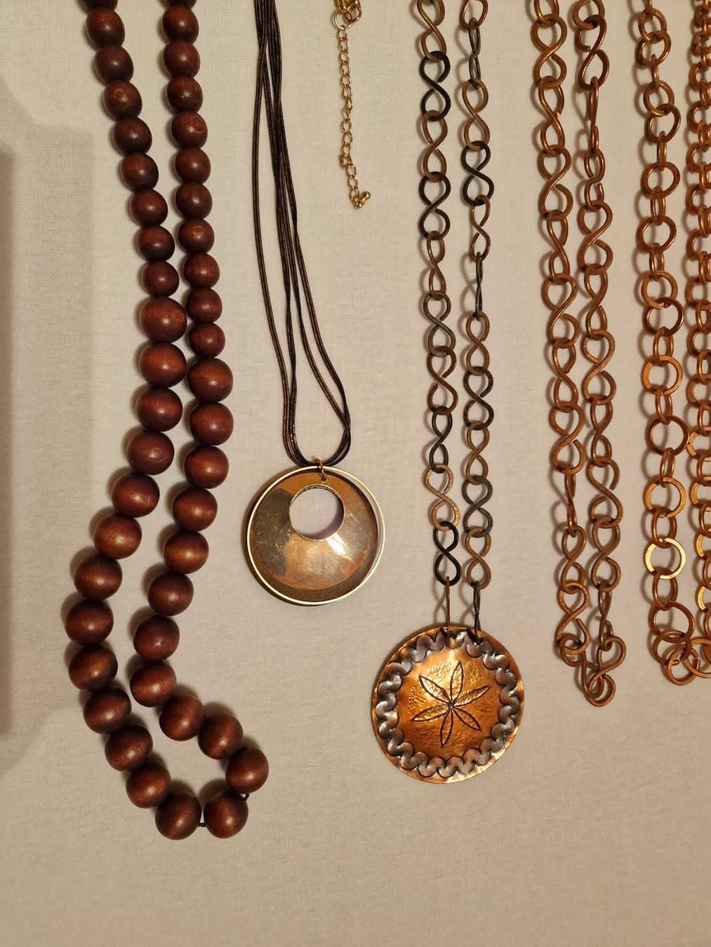 Sonstiger Schmuck: Modeschmuck  -  Konvolut von 6 Halsketten – Gebraucht aus Röthenbach i. E. von Heureka5 5