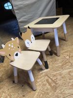 Kindertisch und Stühle 