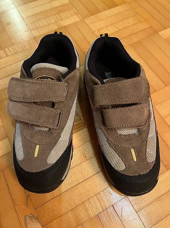 Schuhe für Jungen: Kamik Kinder Trekking Schuhe - Grösse 33.5 – Gebraucht aus Flims Waldhaus von Cwi80