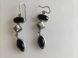 Paire de boucles d'oreilles argentées pierres noires vintage