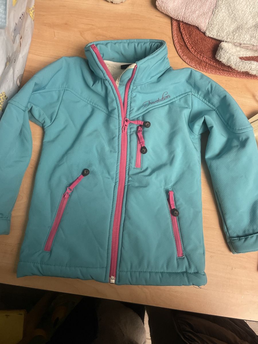 Trevolution Giacche & Cappotti: Softshelljacke TREVOLUTION Gr.104 Mädchen – Usato da Obergerlafingen venduto da cabo4