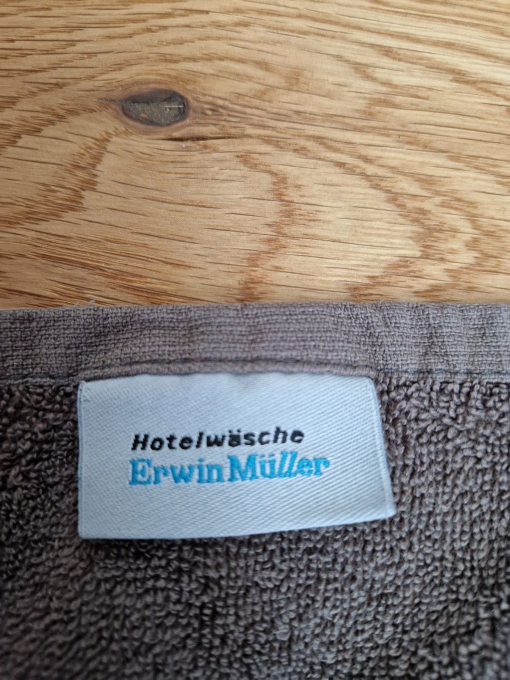 Biancheria da letto: Handtuch Erwin Müller 93x46cm – Usato da Davos-Dorf venduto da Bpelikan 2