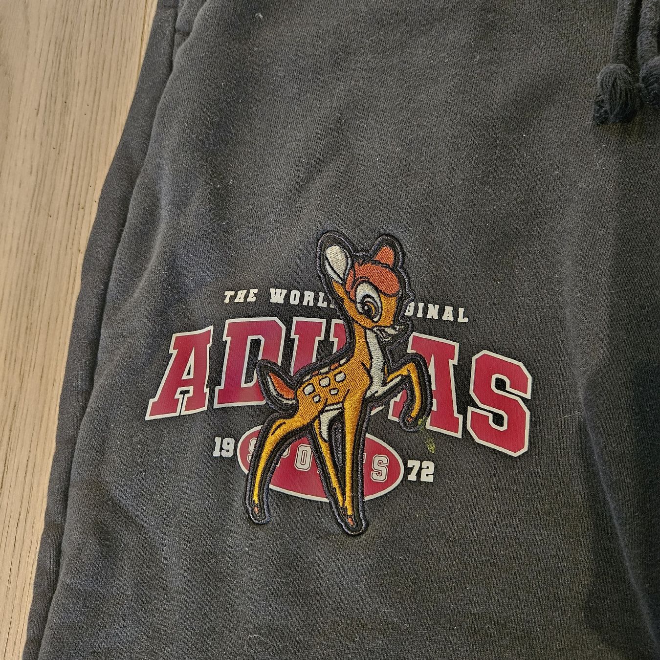 Adidas Hosen: Adidas Trainerhose, Disney – Gebraucht aus Rüschlikon von niwa 1