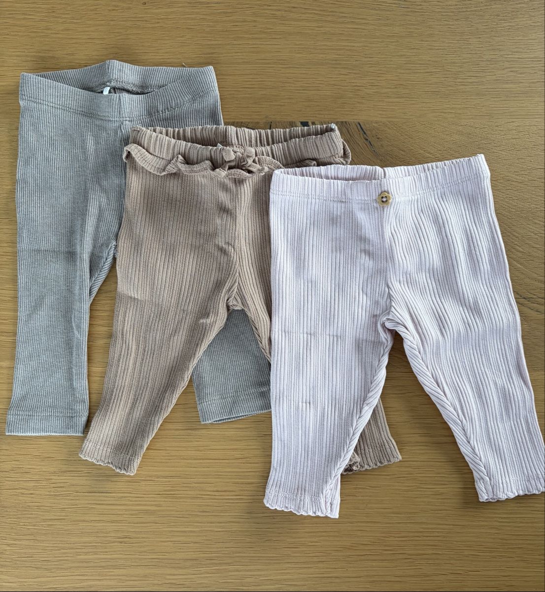 C&A Lotti & Set di vestiti: Leggings Grösse 62 – Usato da Bütschwil venduto da Fdu_9606