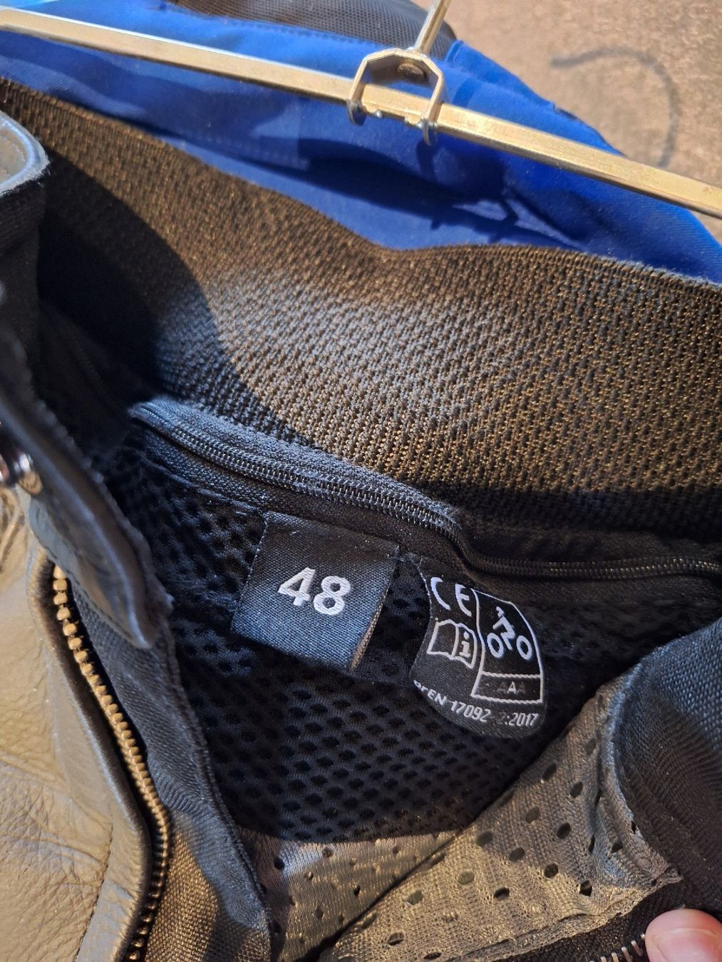 FLM Pantaloni: FLM Motorrad Lederhose Gr. 48 – Usato da Gerlafingen venduto da bue_7dmb 1