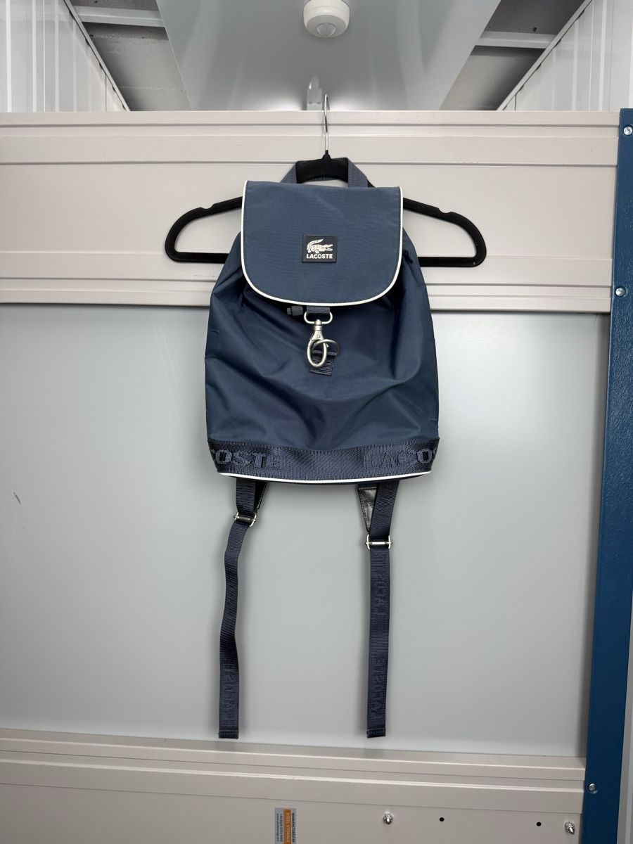 Lacoste Rucksäcke: Vintage Lacoste Backpack – Gebraucht aus Lausanne von Unehistoiredesapes 1