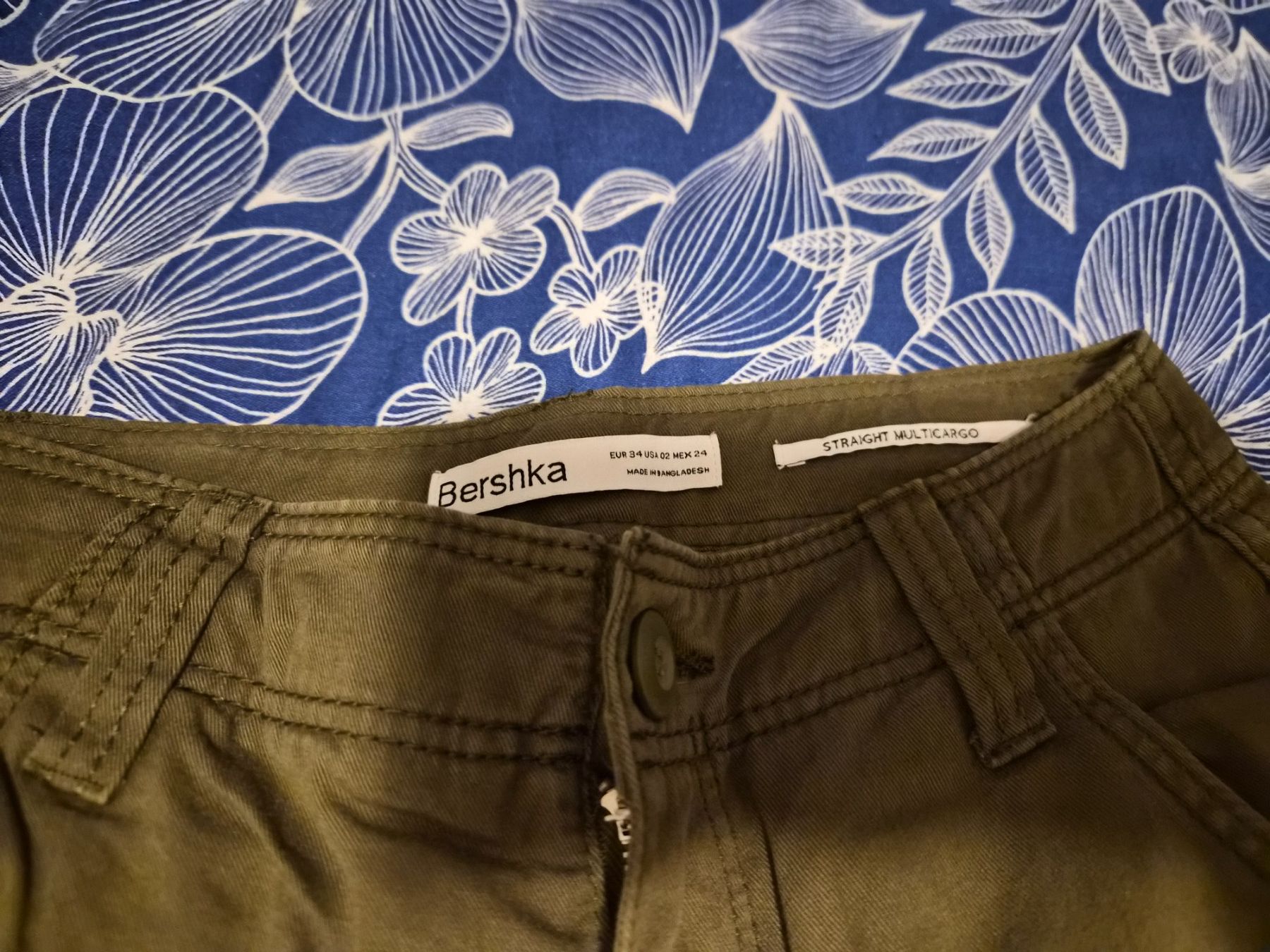Bershka Pantaloni: Bershka Hose gr 34  nr18 – Nuovo (secondo la descrizione) da Dietikon venduto da Eleda 2