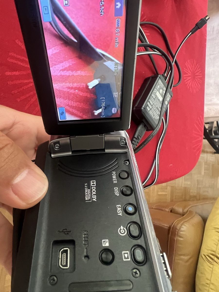 Sony Videocamere: Sony Handycam DCR-SR87 – Usato da Zürich venduto da jao_2bx7 5