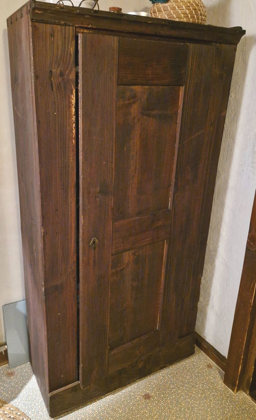 Schränke: Alter Holzschrank mit Tablaren – Gebraucht aus Heimiswil von Windspiel145