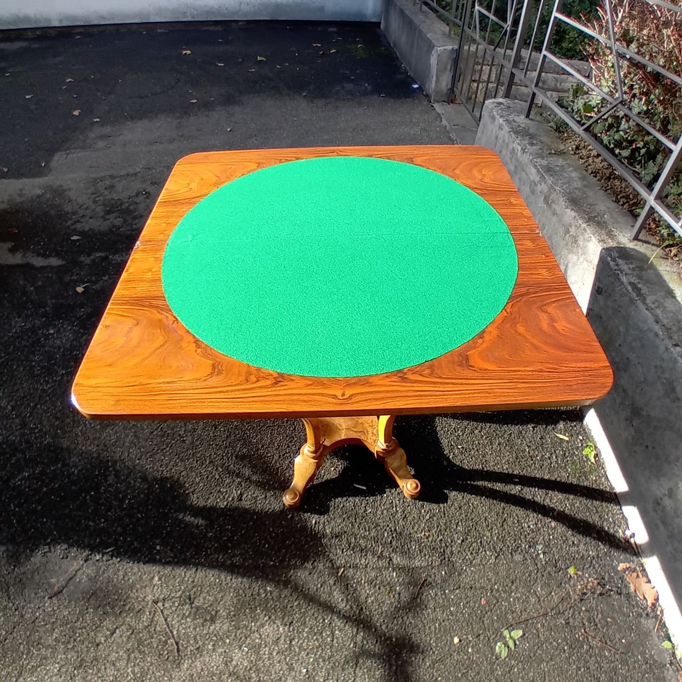 Tavoli: Antiker Spieltisch Biedermeier – Usato da Basel venduto da breneisent 2