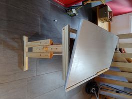 Pupitre / bureau enfant réglable en bois – comme neuf