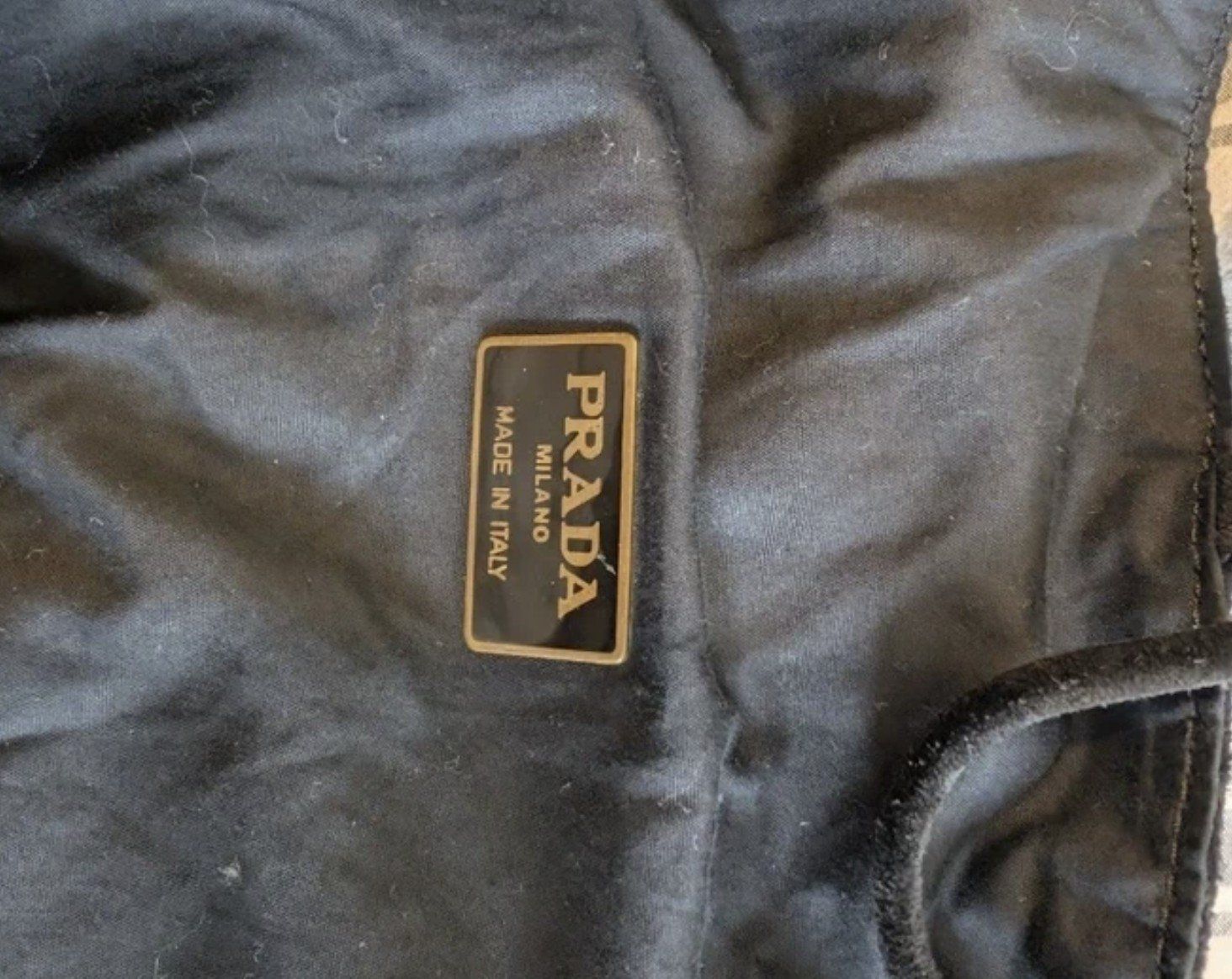 Prada Taschen für Damen: Prada Bucketbag Quasten Schwarz – Gebraucht aus Zug von Katenths 2