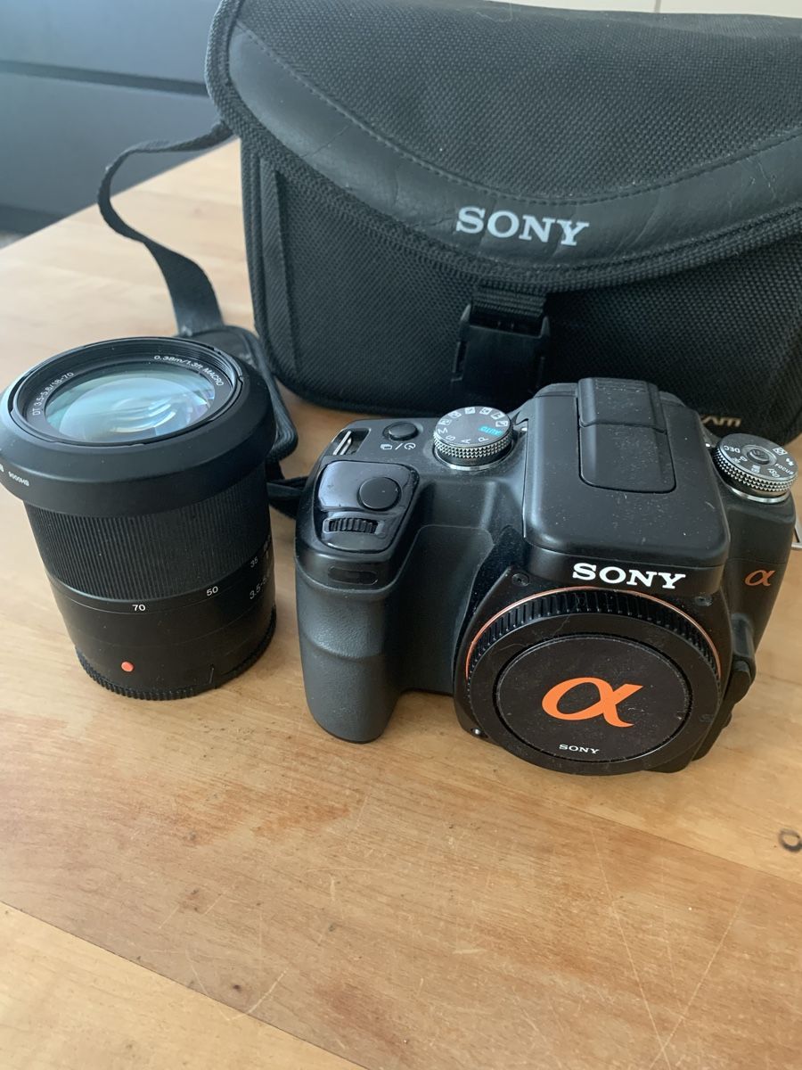 Sony Fotocamera: Sony Alpha 100 mit Objektiv DT 3.5-5.6/18-70 – Usato da Pfäffikon SZ venduto da Luzia67 7