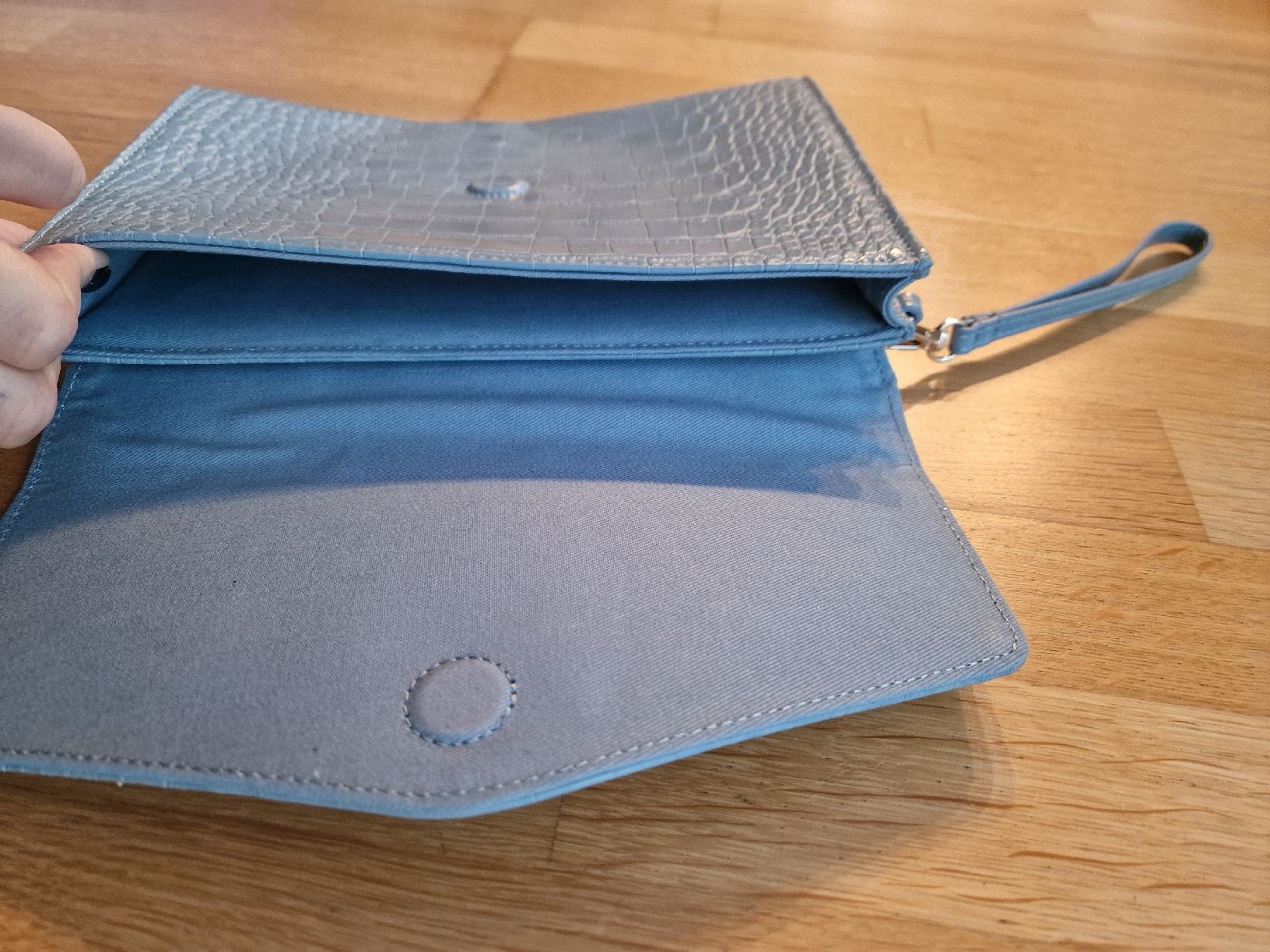 Taschen für Damen: Clutch hellblau – Neu (gemäss Beschreibung) aus Bern von Monaluna 1