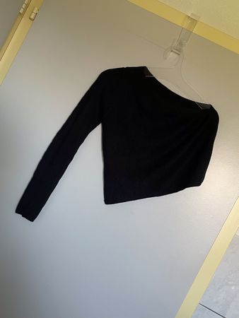 Pull asymétrique noir côtelé - Taille S - Neuf