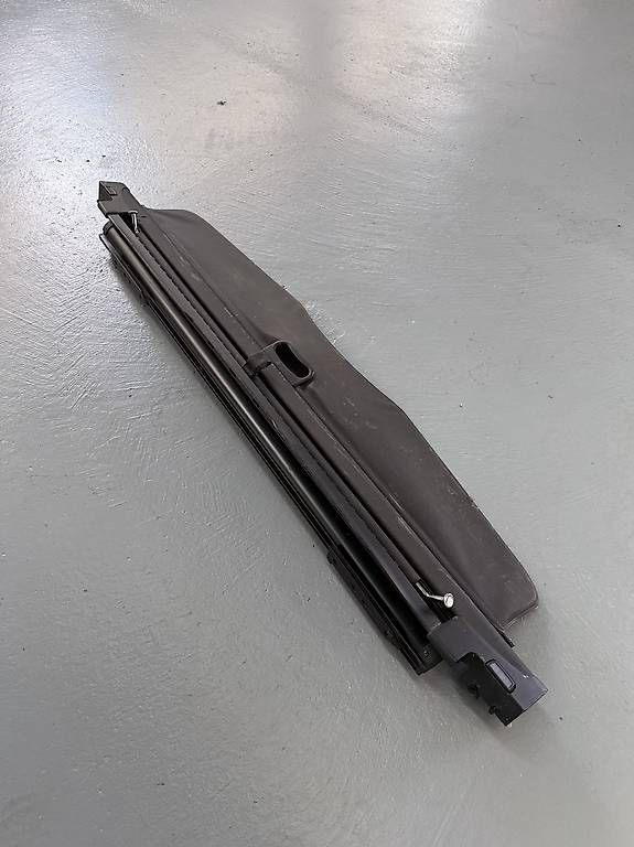 Tutti pezzi di ricambio auto: Heckrollo Rollo BMW E61 5er – Usato da Menziken venduto da rob_z8tq