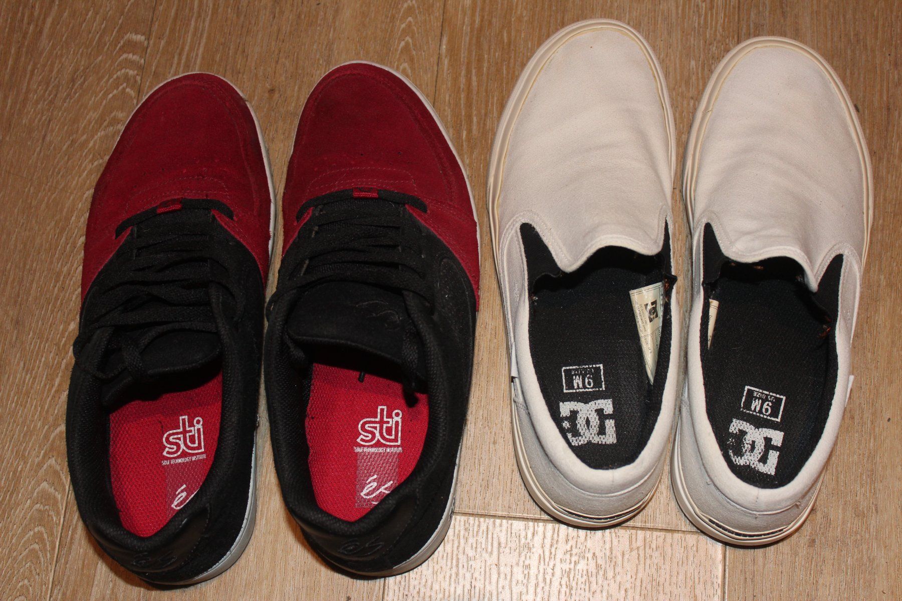 Skateboards: 2x skateboard shoes és et DC – Usato da Travers venduto da ColibriRoseOrange 2