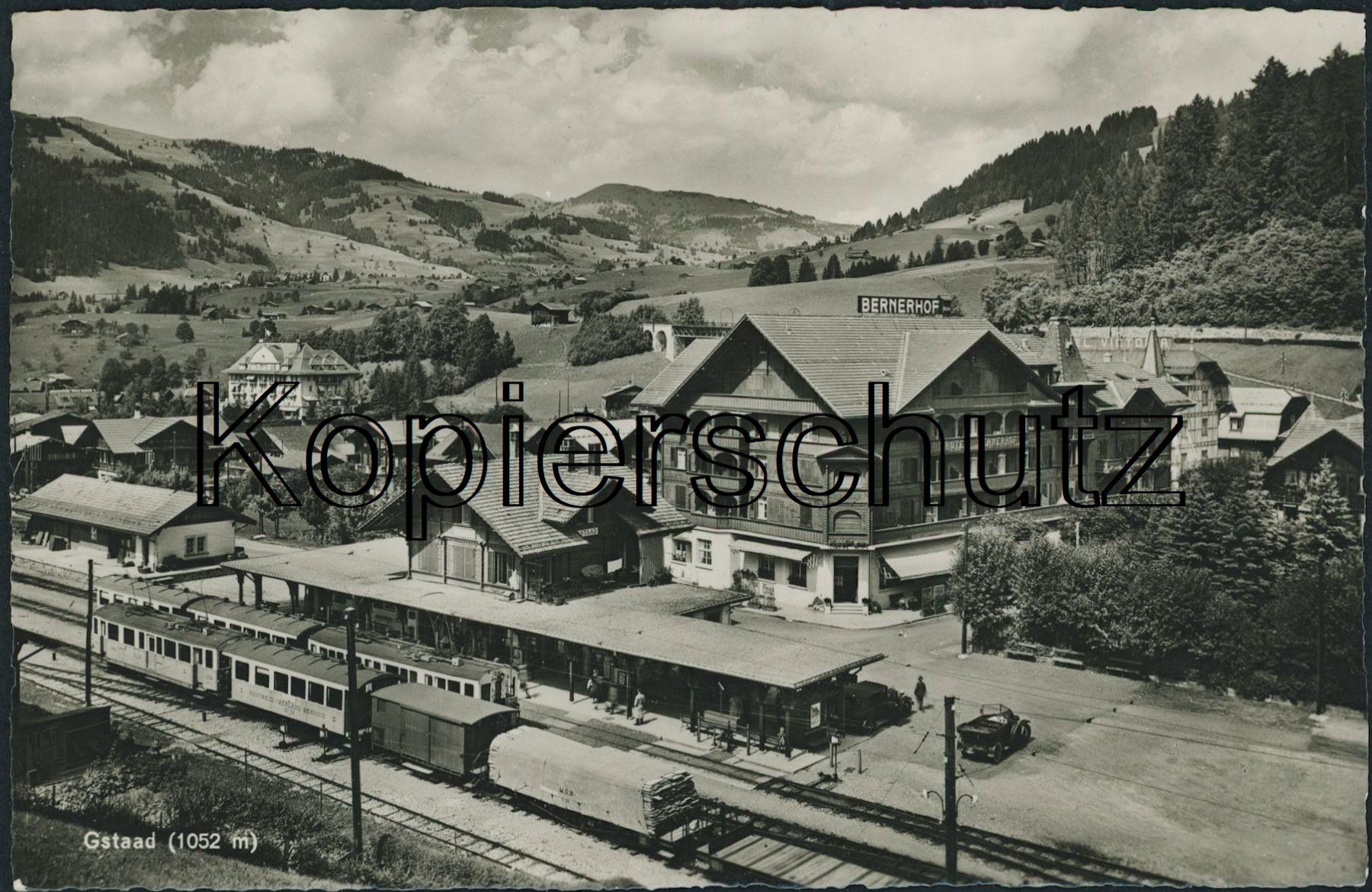 Ansichtskarten: BE Gstaad - Bahnhof - Bahn MOB - Auto - Saanen – Neu (gemäss Beschreibung) aus Schindellegi von masutka7
