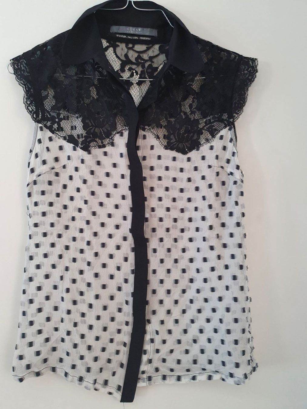 Guess Blusen: Guess Bluse Gr. S – Gebraucht aus Thalwil von Briscolina 1